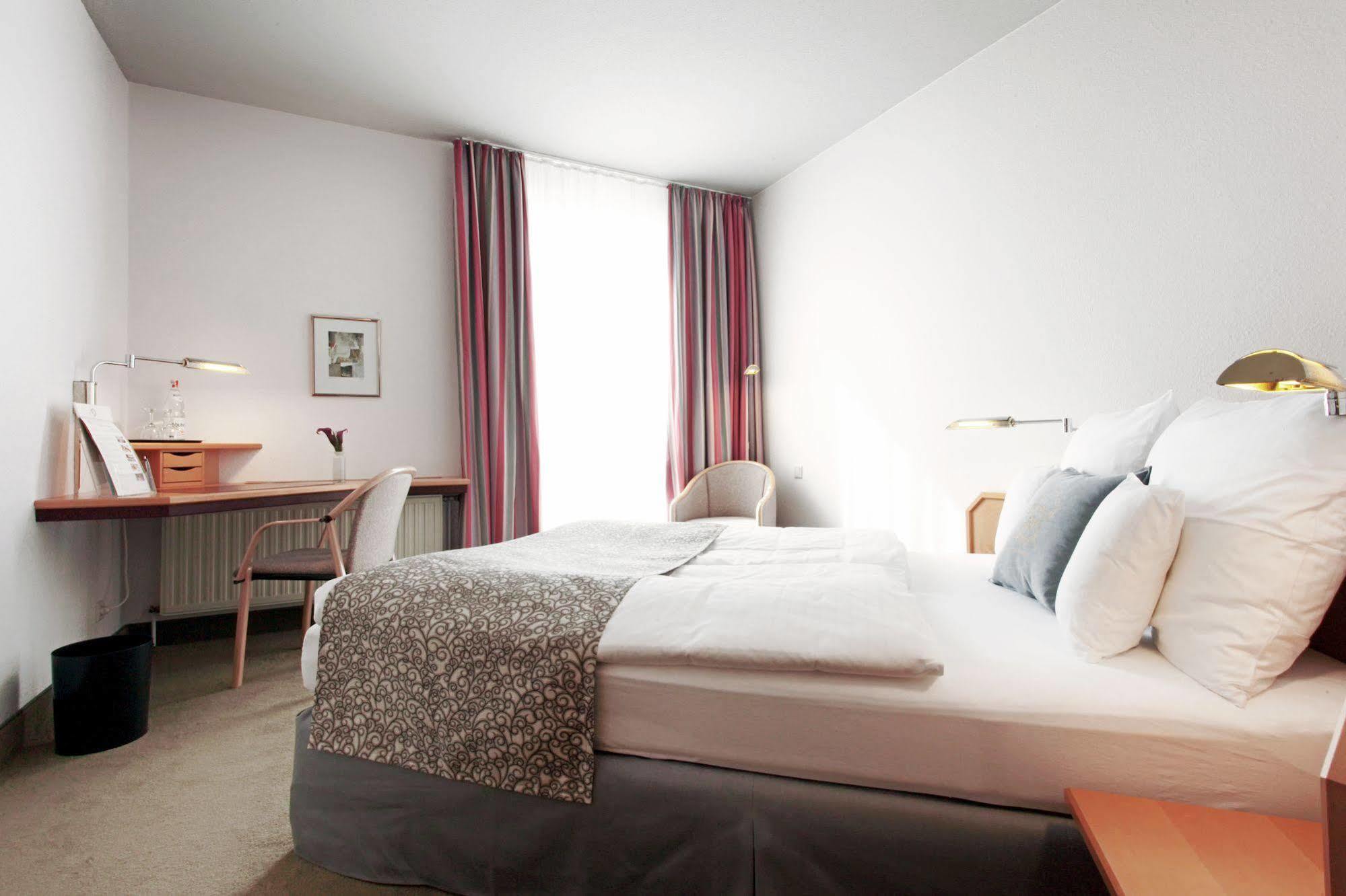 Hotel Haus Duden Везель Экстерьер фото
