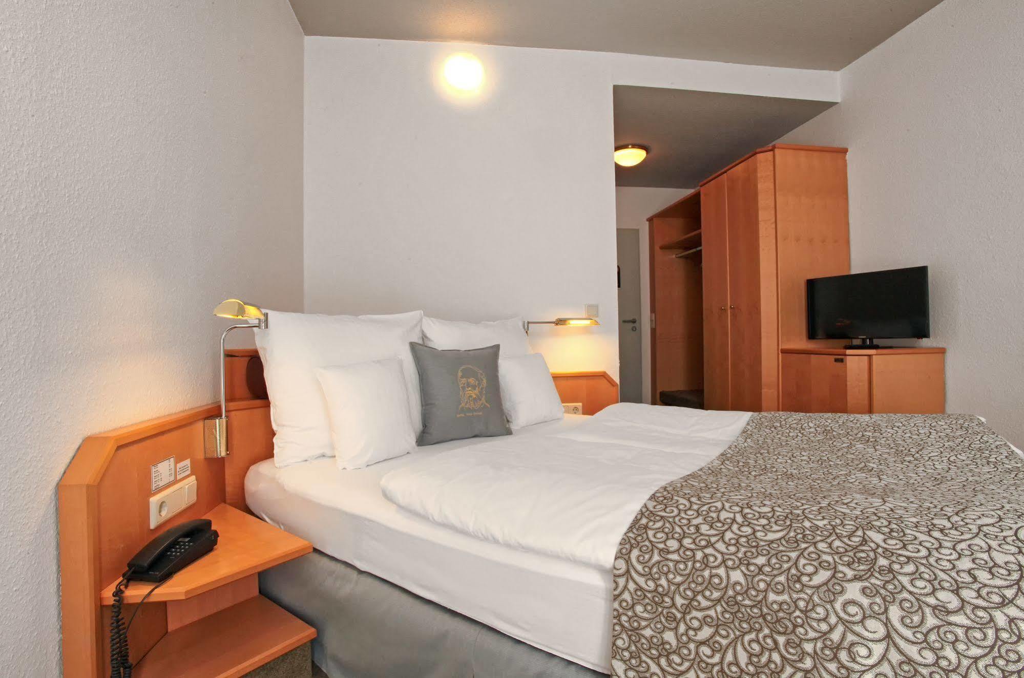 Hotel Haus Duden Везель Экстерьер фото
